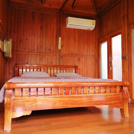 Wood House Pattaya 호텔 외부 사진