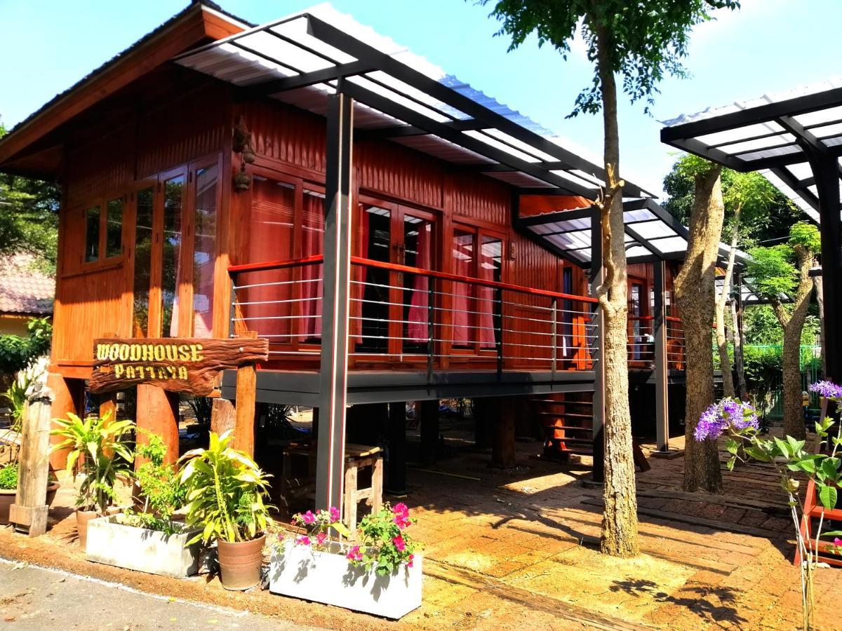 Wood House Pattaya 호텔 외부 사진