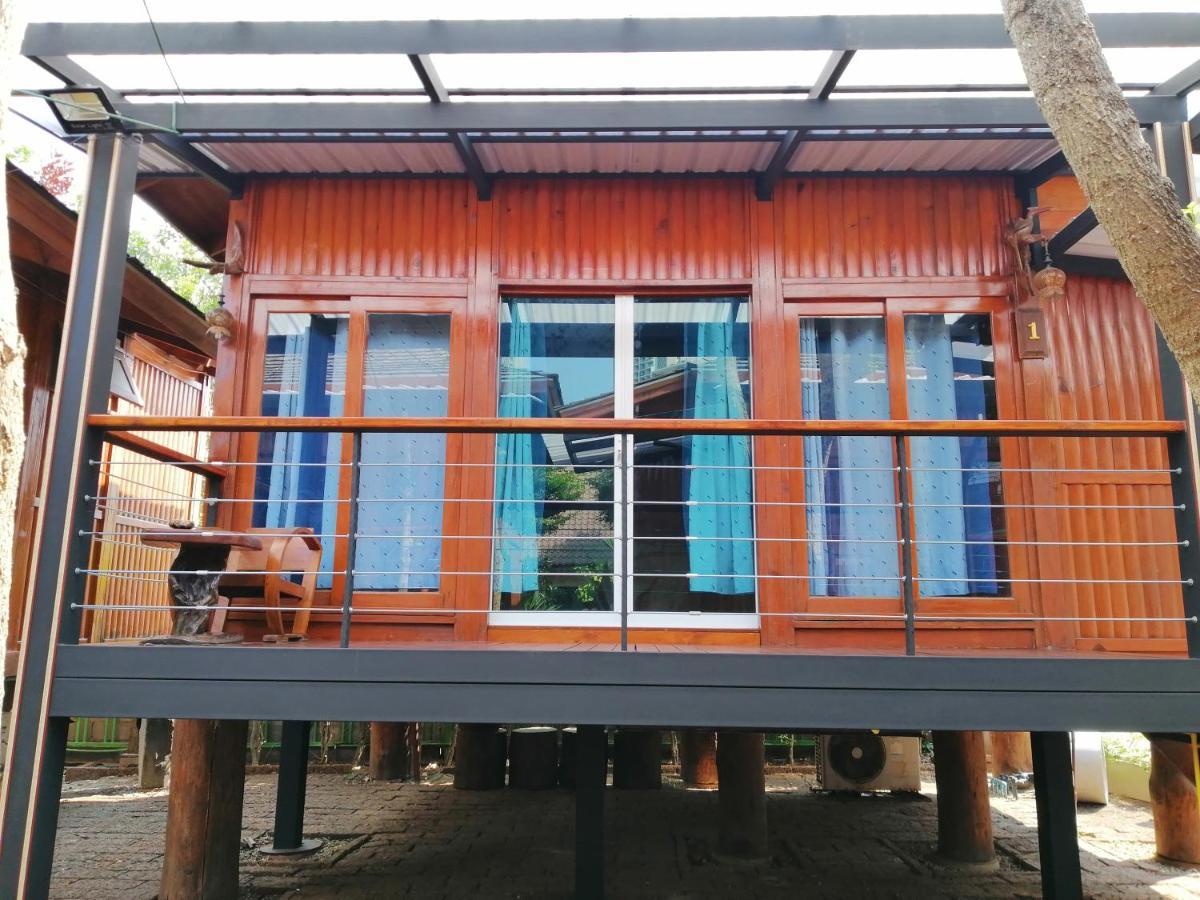 Wood House Pattaya 호텔 외부 사진