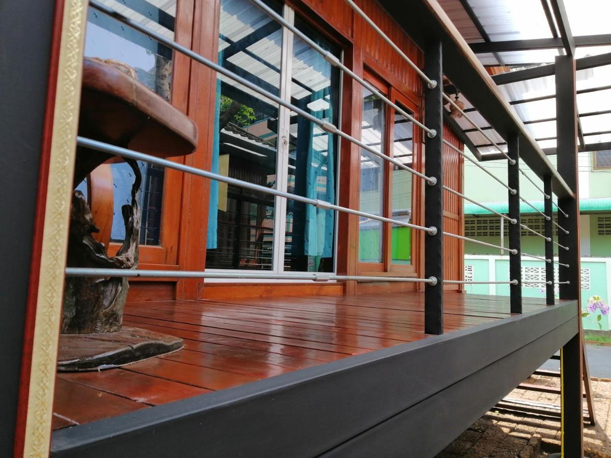 Wood House Pattaya 호텔 외부 사진