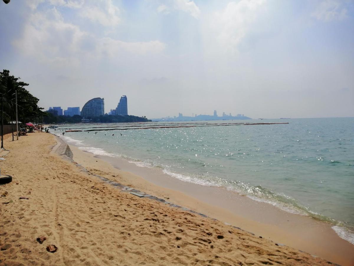 Wood House Pattaya 호텔 외부 사진