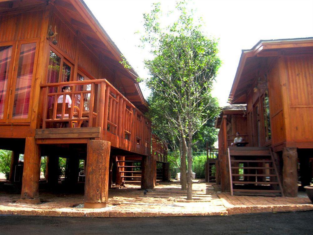 Wood House Pattaya 호텔 외부 사진