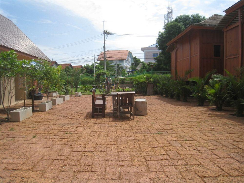 Wood House Pattaya 호텔 외부 사진