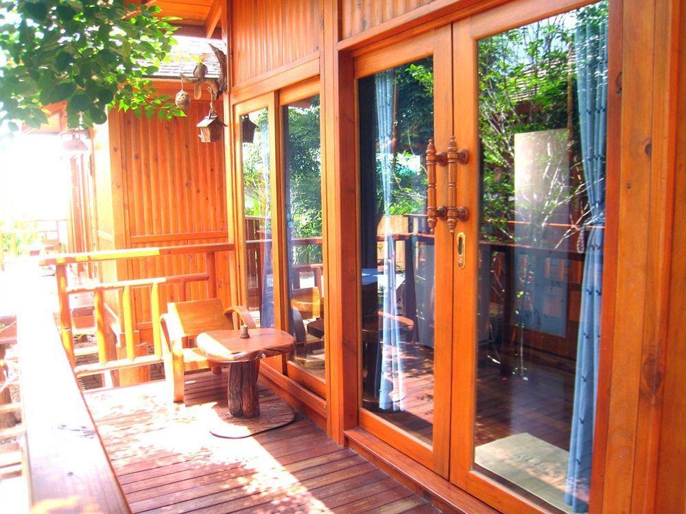 Wood House Pattaya 호텔 외부 사진