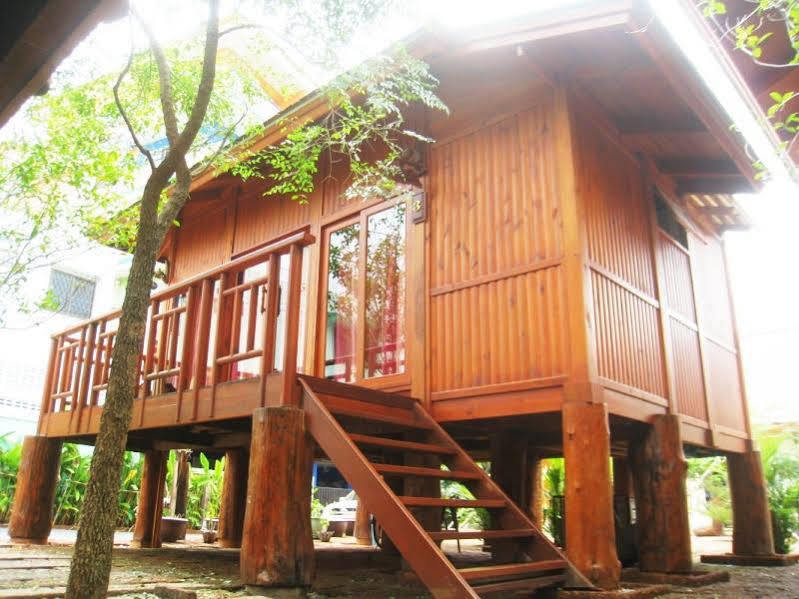 Wood House Pattaya 호텔 외부 사진