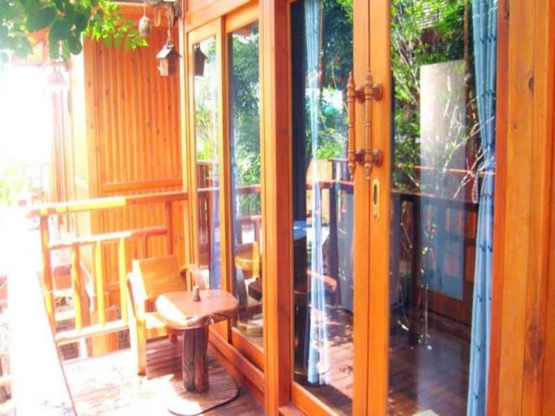 Wood House Pattaya 호텔 외부 사진